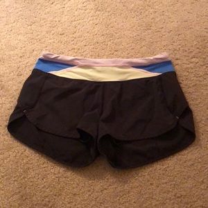 Lululemon shorts size 4